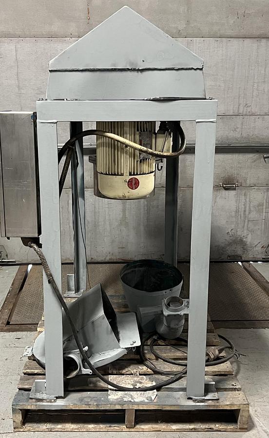 Used Used Quadro Comil Size Reduction Mill, Model 196SI