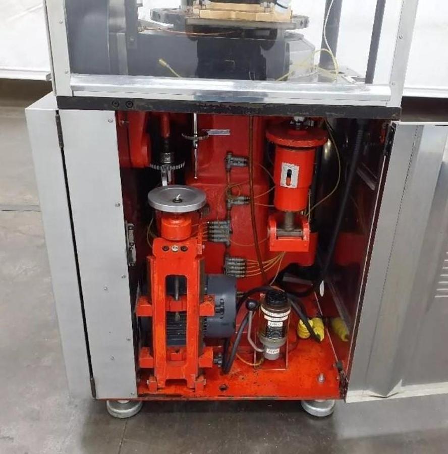 Used Used Manesty 35 Station Double Sided Rotary Tablet Press, Model BB4-35