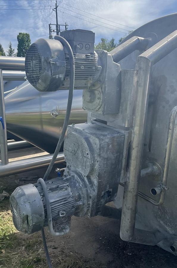 Used Used Feldmeier 4,000 G Stainless Steel Vertical Jacketed Mixing Tank