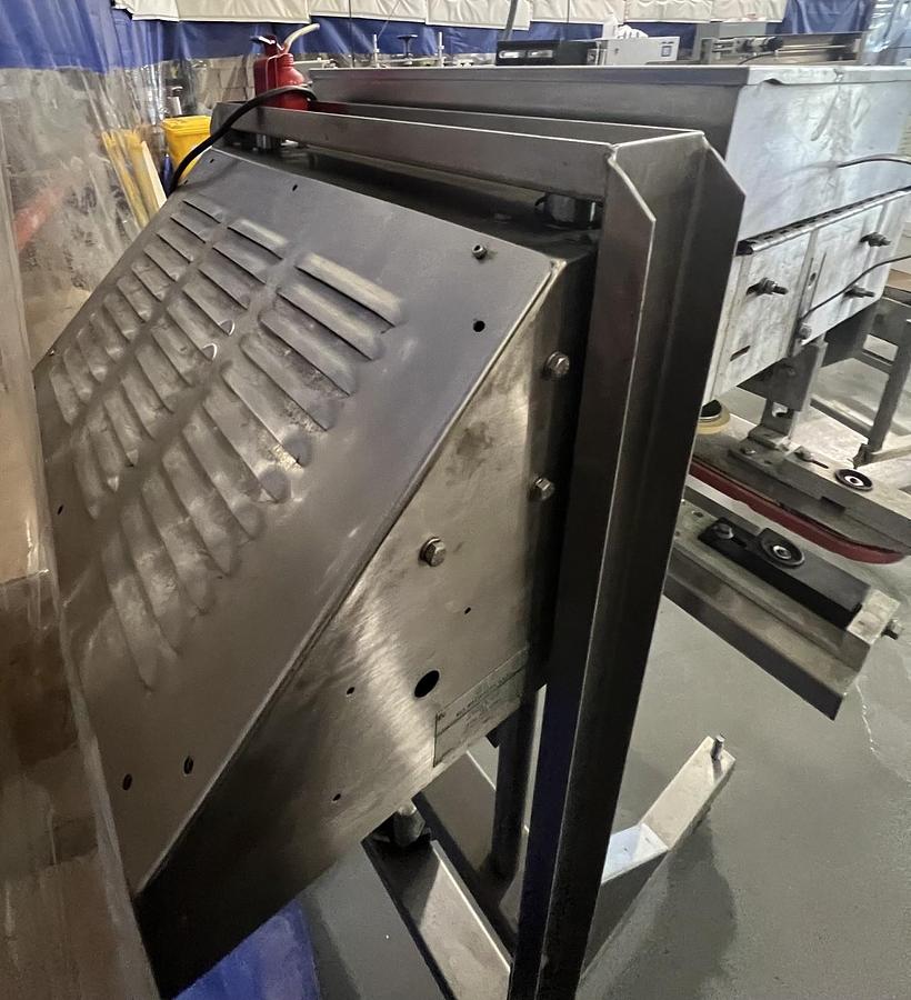 Used Used ELF Packaging Stainless Steel Cap Retorquer, Model 3500L