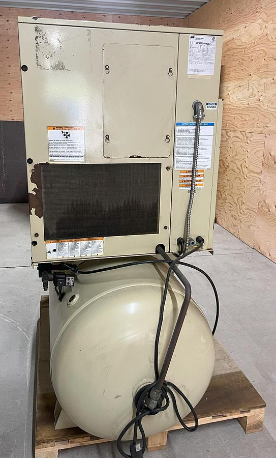 Used Used Ingersoll-Rand Rotary Screw Compressor with Air Dryer, Model UP6-15CTAS-150-W