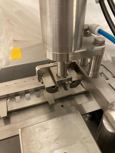 Used Used Flexicon Universal Vial Filling and Stopper Handling System