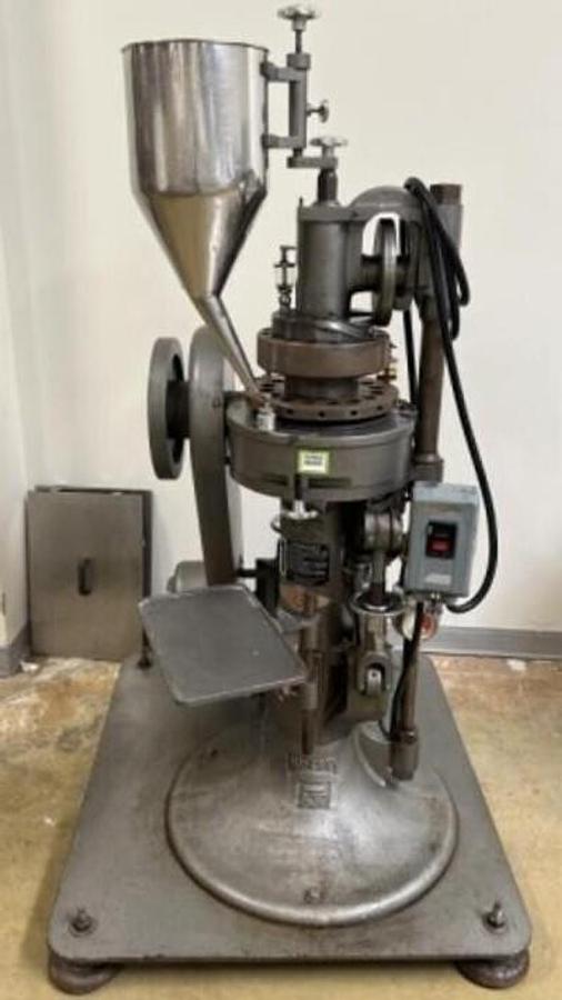 Used Used Manesty B3B - 16 Station Rotary Tablet Press
