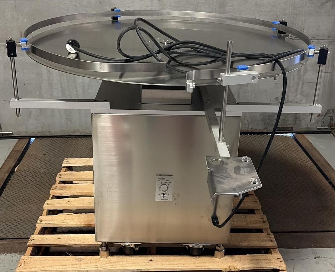 Used Used 39-1/2” Diameter Stainless Steel Accumulating Table