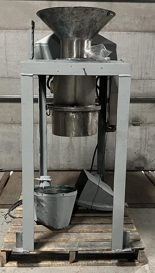 Used Used Quadro Comil Size Reduction Mill, Model 196SI