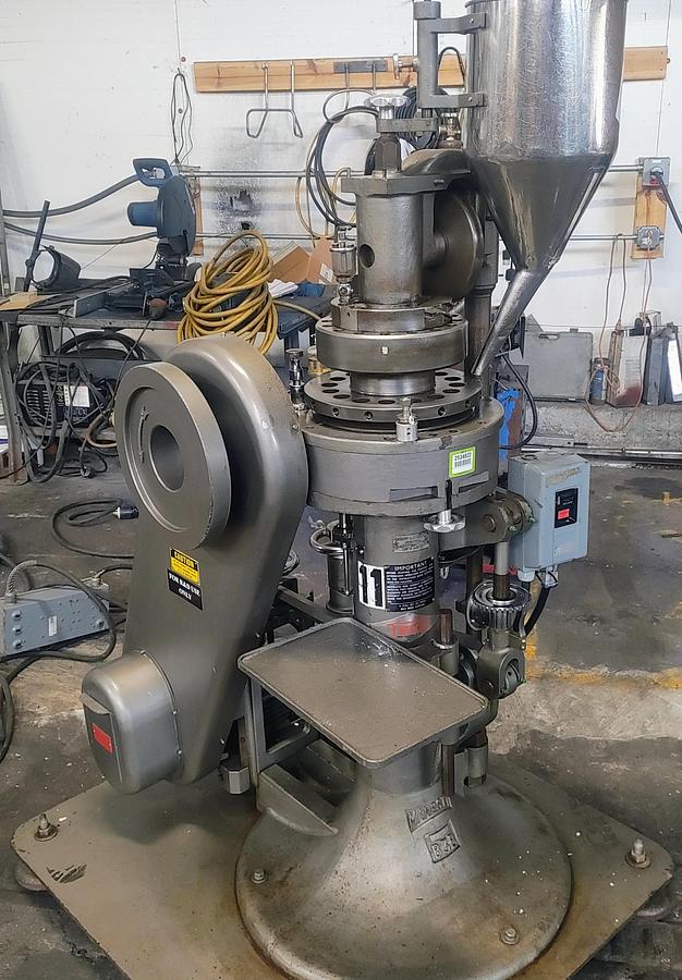 Used Used Manesty B3B - 16 Station Rotary Tablet Press