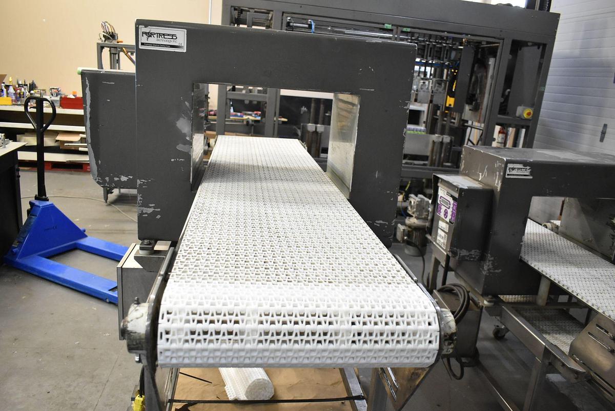 Used Used Fortress – Phantom Pass Thru Metal Detector