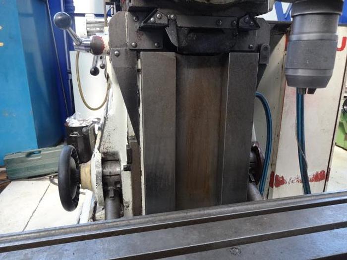 Utilisé Fraiseuse universelle Huron type MU6