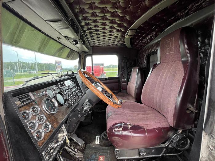 Used 05 Kenworth W900 5598