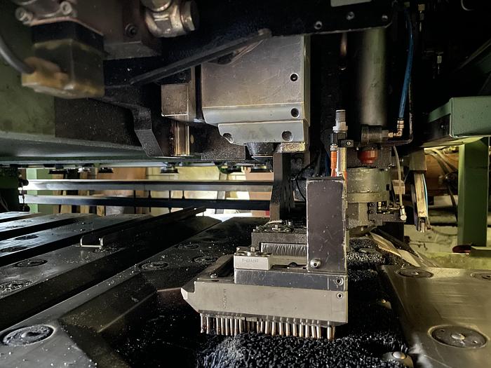 Gebruikt 2000 Trumpf Trumatic 600 L 1600