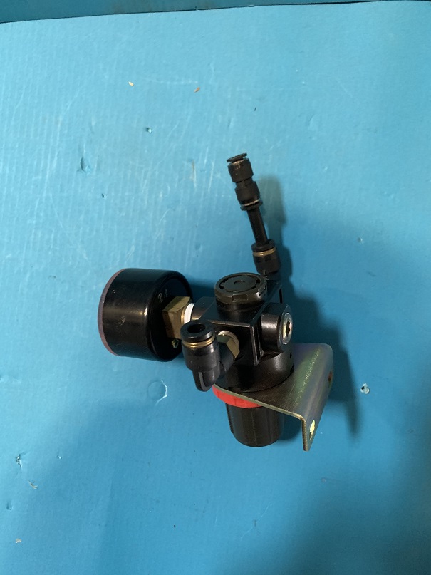 Used koganei regulator valve r152-01