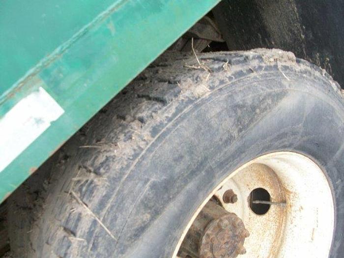 Used 1997 IHC INTERNATIONAL 4900 S/A Service Truck