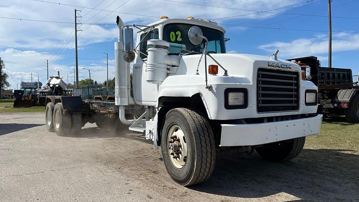Used 2002 Mack RD688S Tandem-Axle Cab & Chassis