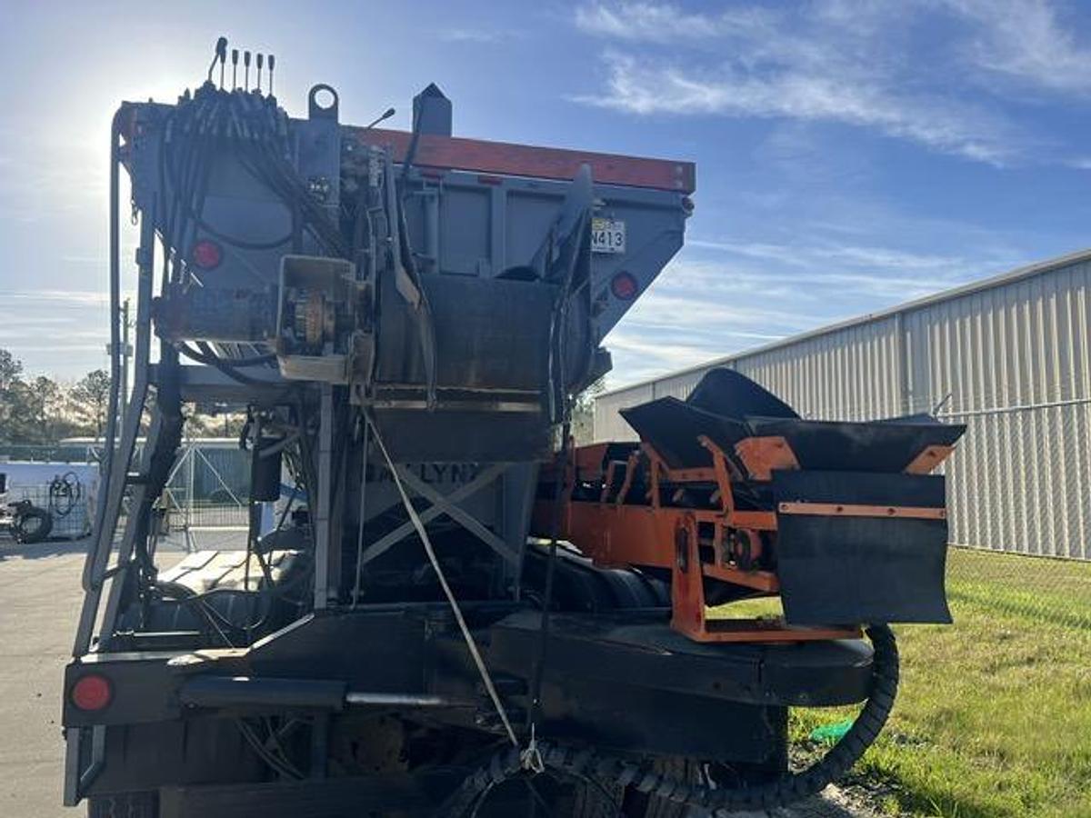 Used 2006 25ton stone slinger