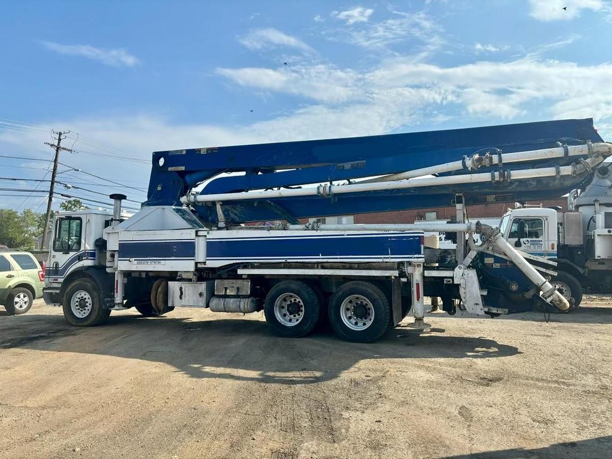 Used 2005 38m concord