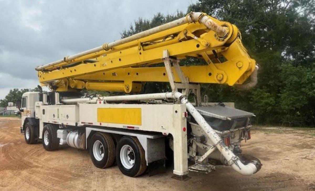 Used 2013 Schwing 2525-6h