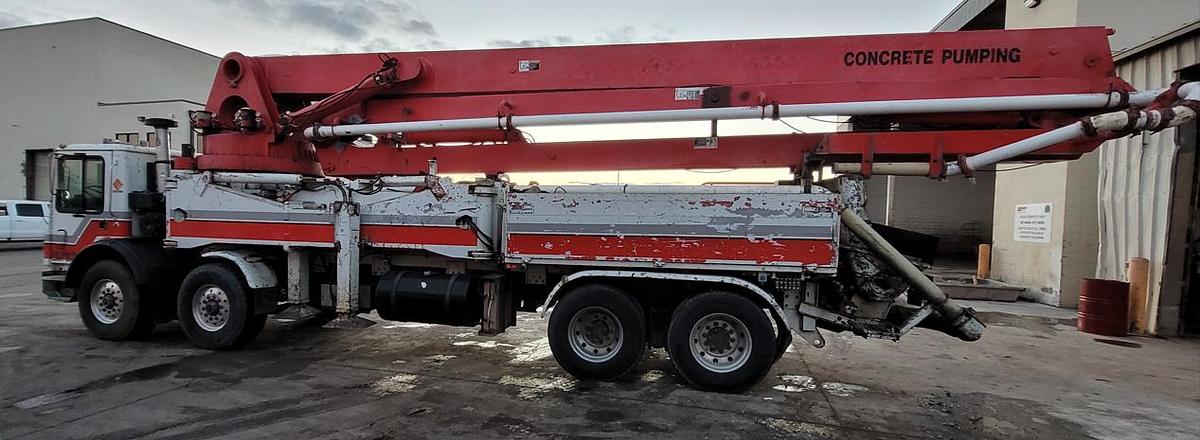 Used 1998 42m schwing