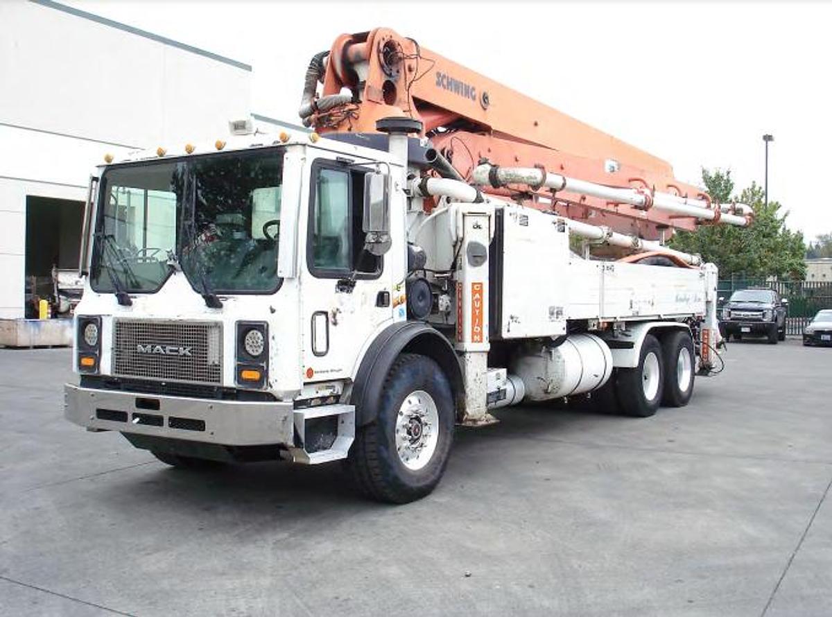 Used 2005 schwing 39m