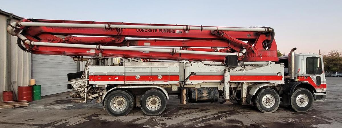 Used 1998 42m schwing