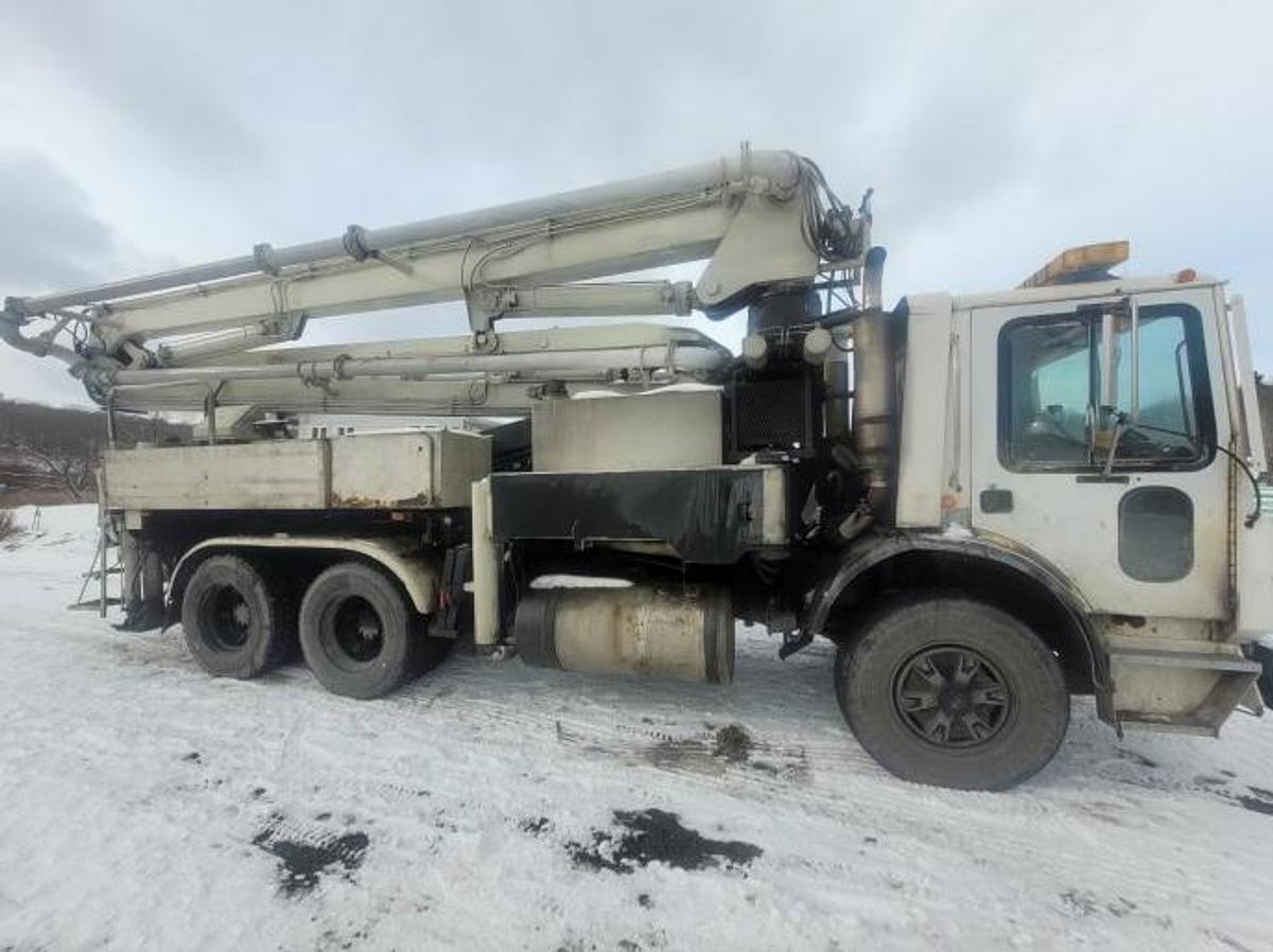 Used 1985 32m schwing