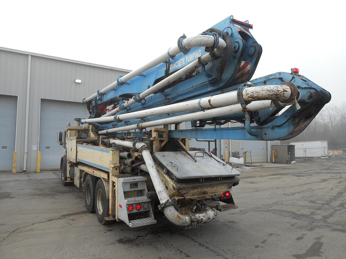 Used 2005 38m putzmeister