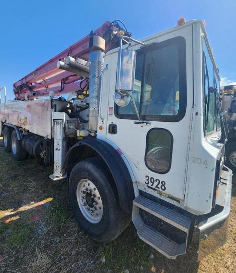 Used 2006 28m schwing