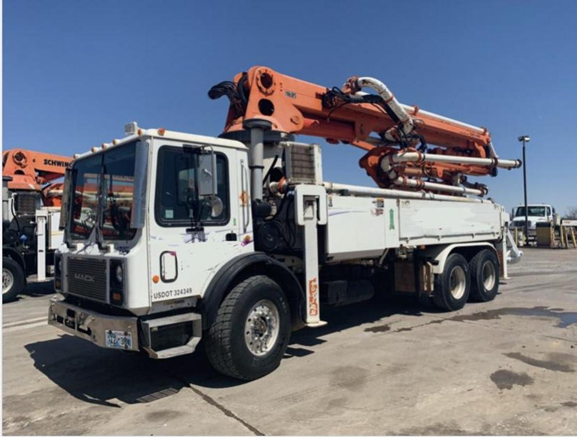 Used 2004 31m schwing