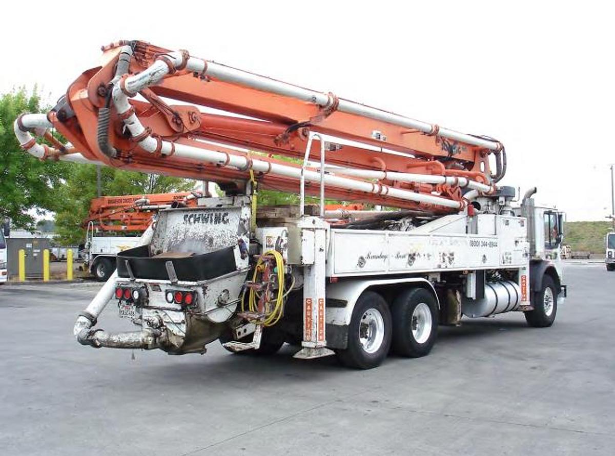 Used 2005 schwing 39m