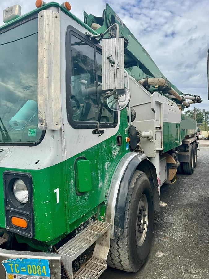 Used 2007 Concord 33m