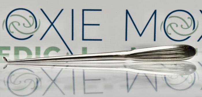 Used V Mueller NL6760-007 9" SIZE 4 Bruns Straight Curette Orthopedic