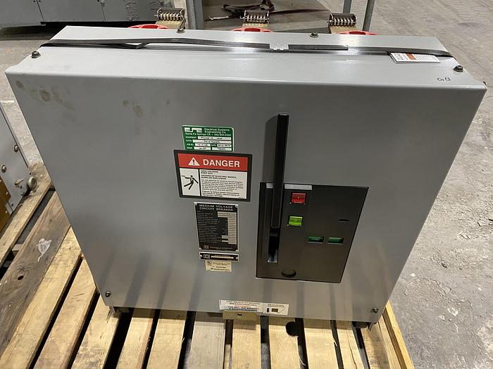 Used SQUARE D COMPANY 1200 AMP VACUUM SWITCH