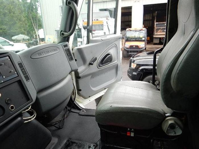 Used 2003 International 7400