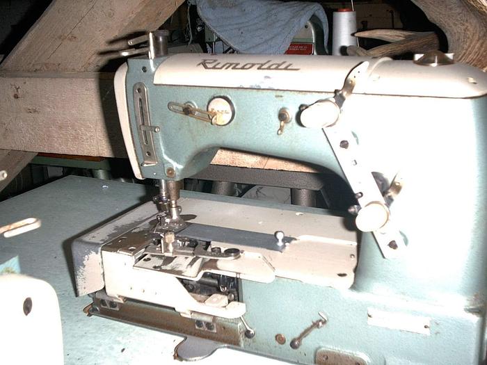 Gebraucht Doppelkettenstichmaschine RIMOLDI Kl. 164-16-02 1.0