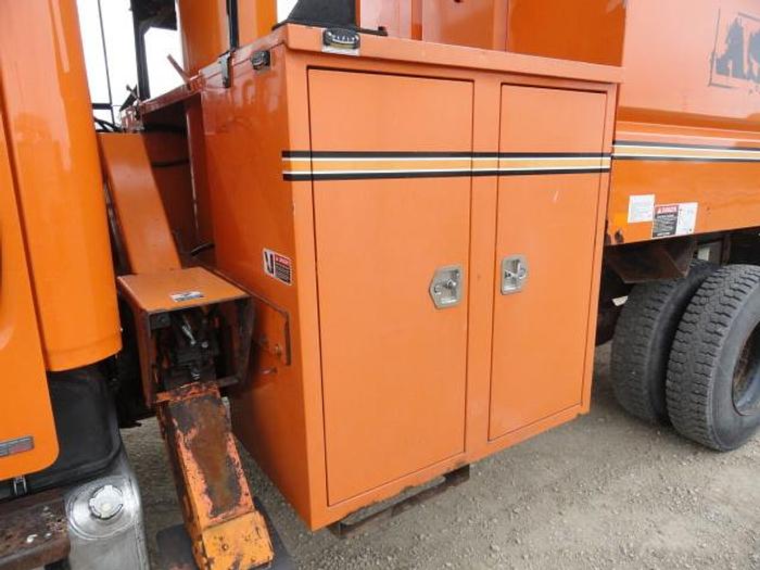 Used 2011 FREIGHTLINER BUSINESS CLASS M2 106