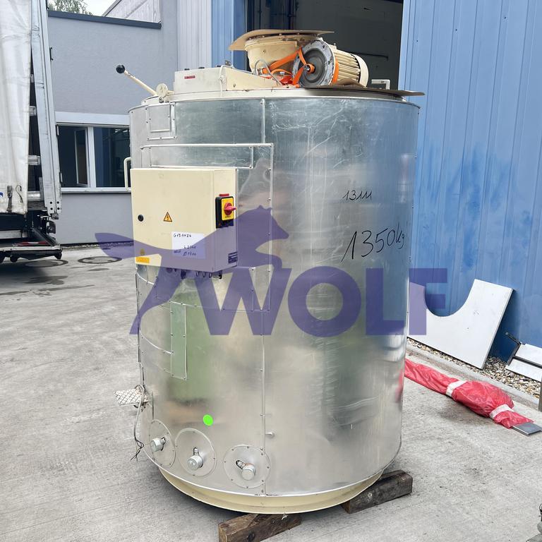 Used Second-hand tank with stirrer WOLF - type RB-2,0, approx. 2000 kg useful capacity.