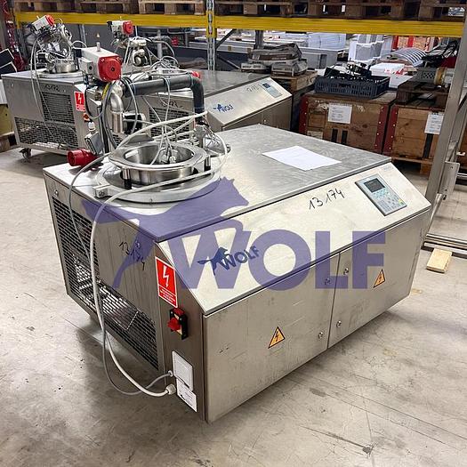 Gebraucht Umlauf-Temperiermaschine WOLF - Type UF-300-P mit Pumpe WPZ-300, Baujahr 2019.