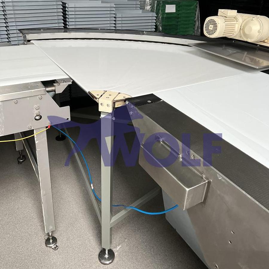 Gebraucht Kurventisch "BLUM" - Type 805/90-R mit 805 mm Arbeitsbreite.