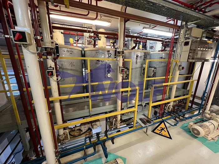 Used Rührwerksbehälter (14) THOUET - Type RW-1000 mit ca. 1.000 kg Inhalt.