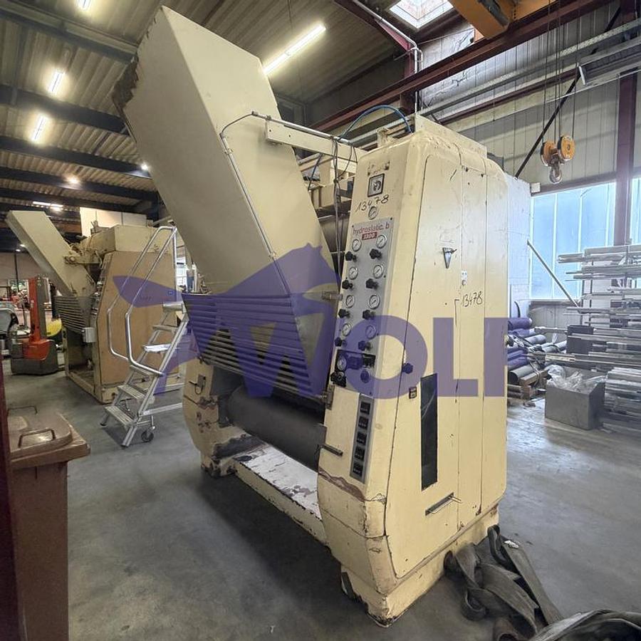 Usado Fünfwalzwerk CARLE + MONTANARI - Type HB-1300 mit ca. 1.300 mm Walzenbreite.
