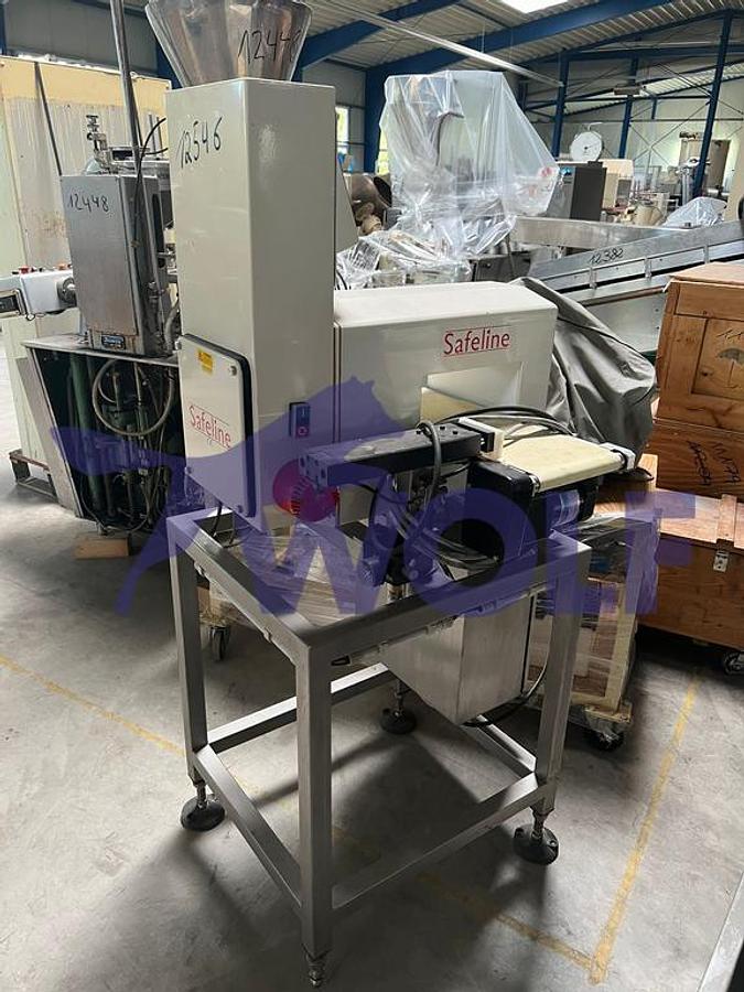 Used SAFELINE metal detector - with approx. 250 x 150 mm coil passage.