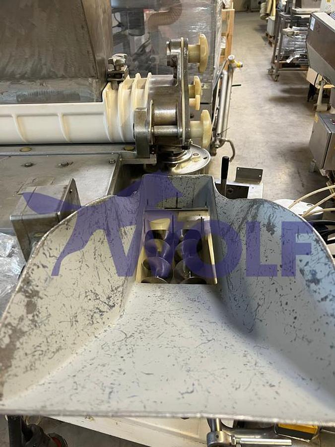 Gebraucht Form- Füll- und Portioniermaschine RHEON - Type FN-208 mit , YOM 1990.