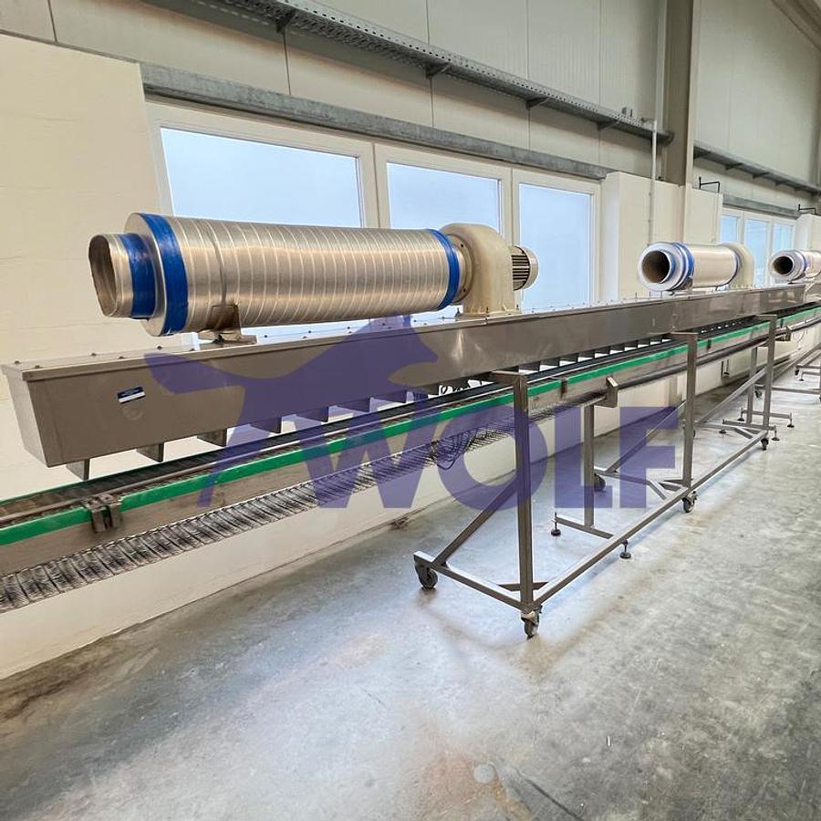 Gebraucht Hartbonbon-Kühlstrecke - mit ca. 200 mm Arbeitsbreite und 16 Meter Länge.