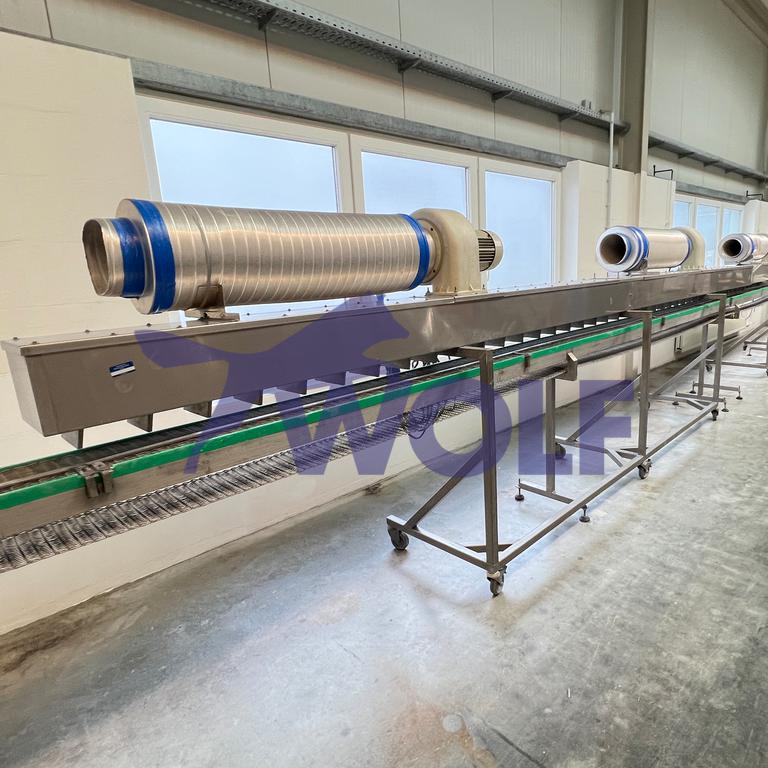 Used hard candy cooling line - with approx. 200 mm working width and 16 meters le