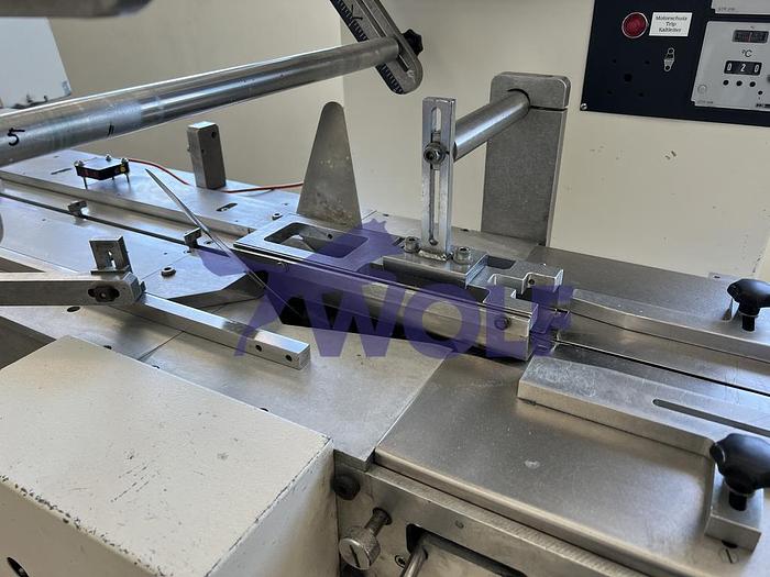 Gebraucht Horizontalschlauchbeutelmaschine TEVOPHARM - Pack-6 mit ca. 2,5 Meter Einlaufband. Baujahr 1986