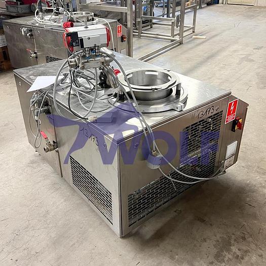 Gebraucht Umlauf-Temperiermaschine WOLF - Type UF-300-P mit Pumpe WPZ-300, Baujahr 2019.
