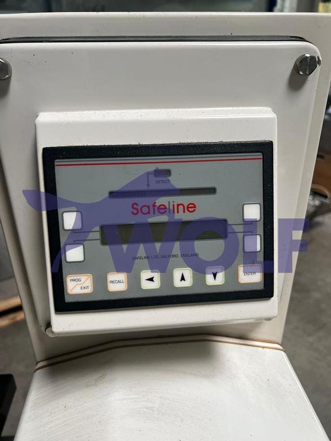 Used SAFELINE metal detector - with approx. 250 x 150 mm coil passage.