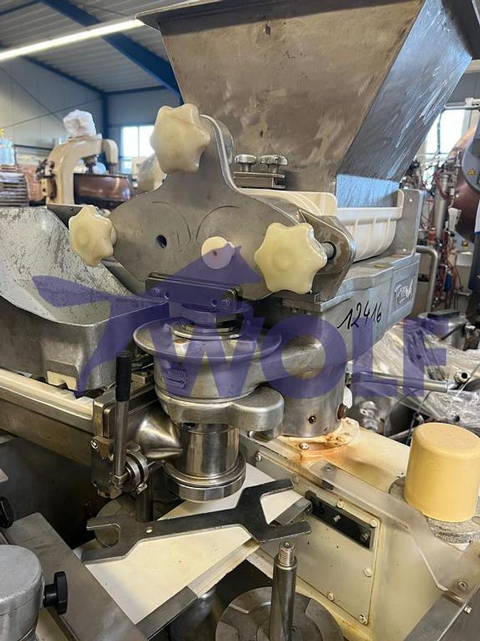 Gebraucht Form- Füll- und Portioniermaschine RHEON - Type FN-208 mit , YOM 1990.