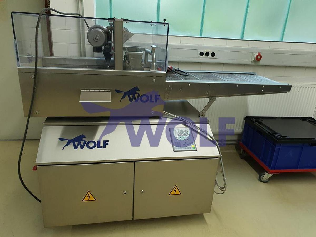 Usado neuwertige Überziehmaschine WOLF - Type TC-420 mit Temperiermaschine UF-200.