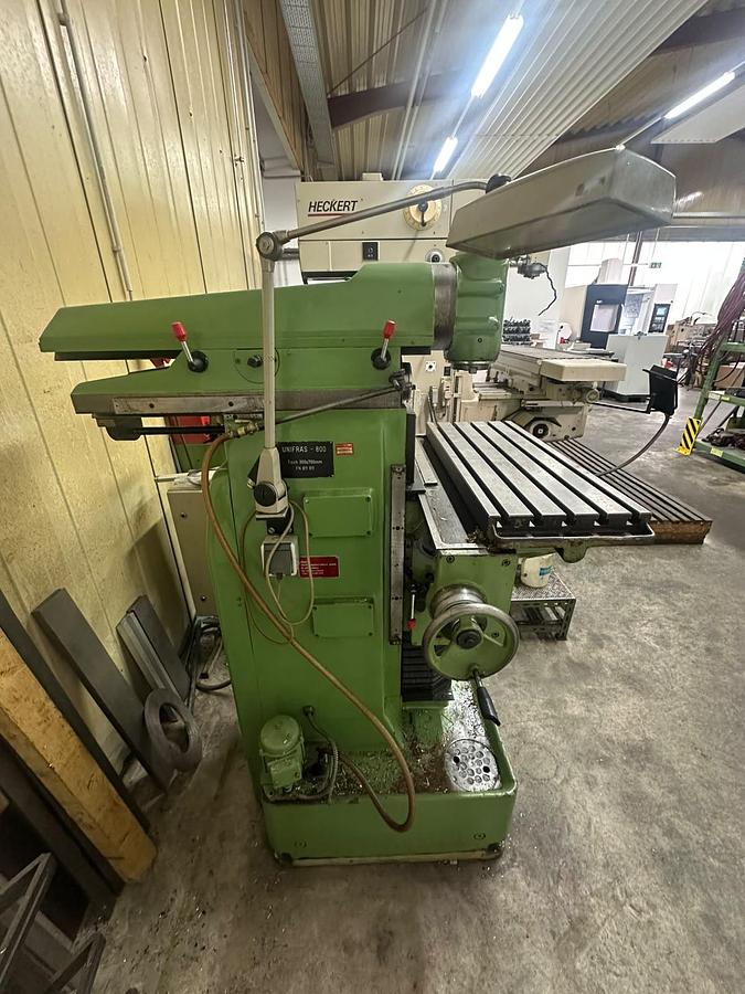 Gebraucht Beijing Instrument Machine Tool Works UNIFRÄS - 800 mit Universal-Schwenktisch