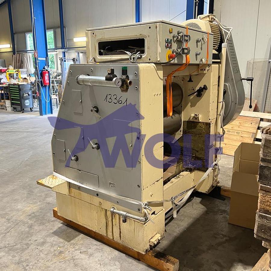 Used Steel three-roll mill NAGEMA - Type 813/1.2 with approx. 800 mm working width.